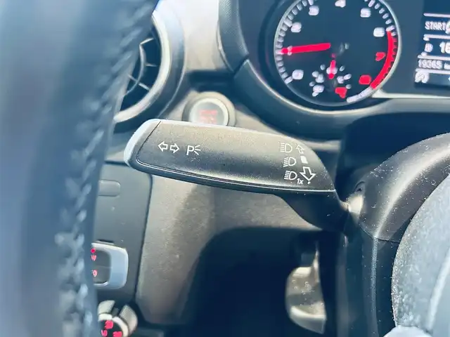 アウディ Ａ１ SB 1．0TFSI スポーツ 大阪府 2018(平30)年 2万km 白 純正ナビ/TV/クリアランスソナー/純正15インチAW/ETC/ドラレコ/シートヒーター