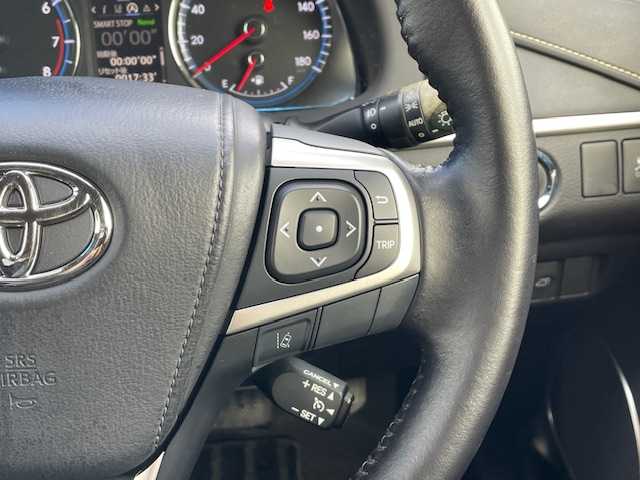 トヨタ ハリアー プレミアム 静岡県 2015(平27)年 4.5万km ブラック ●社外9インチナビ/（フルセグ/CD/Bluetooth）/（NSZT-Y64T）/●ブラックハーフレザーシート/●運転席パワーシート/●バックカメラ/●クルーズコントロール/●レーントレーシングアシスト/●TOYOTA STOP＆START SYSTEM/●LEDヘッドライト/●オートライト/●オートマチックハイビーム/●フォグランプ/●ウッドコンビステアリング/●ステアリングスイッチ/●チルト＆テレスコピックステアリング/●電動格納ウインカーミラー/●ETC/●純正フロアマット/●ドアバイザー/●スマートキー/●スペアキー/●純正18インチアルミホイール/●取扱説明書/●W+サイド+カーテンSRS+ABS