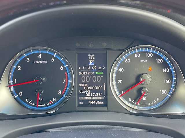 トヨタ ハリアー プレミアム 静岡県 2015(平27)年 4.5万km ブラック ●社外9インチナビ/（フルセグ/CD/Bluetooth）/（NSZT-Y64T）/●ブラックハーフレザーシート/●運転席パワーシート/●バックカメラ/●クルーズコントロール/●レーントレーシングアシスト/●TOYOTA STOP＆START SYSTEM/●LEDヘッドライト/●オートライト/●オートマチックハイビーム/●フォグランプ/●ウッドコンビステアリング/●ステアリングスイッチ/●チルト＆テレスコピックステアリング/●電動格納ウインカーミラー/●ETC/●純正フロアマット/●ドアバイザー/●スマートキー/●スペアキー/●純正18インチアルミホイール/●取扱説明書/●W+サイド+カーテンSRS+ABS