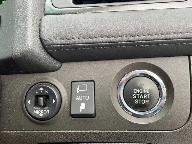 トヨタ クラウン アスリート i－Four ナビパッケージ 新潟県 2008(平20)年 9.6万km ホワイトパールクリスタルシャイン ４WD/純正HDDナビ/（BT／AM／FM／DVD）/バックカメラ/フルセグTV/パワーシート（運転席＋助手席）/ステアリングスイッチ/クルーズコントロール/オートライト/カーテンエアバッグ/ビルトインETC/保証書/取り扱い説明書/スペアキー