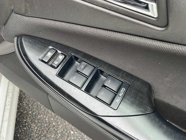 トヨタ クラウン アスリート i－Four ナビパッケージ 新潟県 2008(平20)年 9.6万km ホワイトパールクリスタルシャイン ４WD/純正HDDナビ/（BT／AM／FM／DVD）/バックカメラ/フルセグTV/パワーシート（運転席＋助手席）/ステアリングスイッチ/クルーズコントロール/オートライト/カーテンエアバッグ/ビルトインETC/保証書/取り扱い説明書/スペアキー