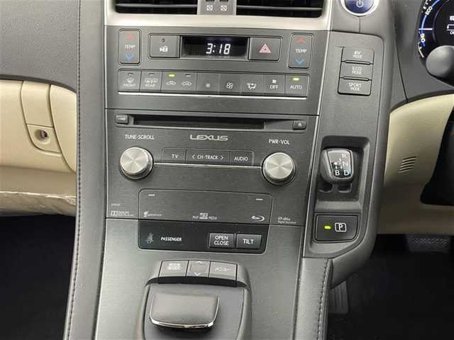 レクサス ＨＳ 250h 熊本県 2017(平29)年 3万km ディープブルーマイカ 純正ナビ　バックカメラ　ベージュ半革レザー　ビルトインＥＴＣ　シートヒーター　クルーズコントロール　ドライブレコーダー　純正アルミホイール　ＬＥＤライト　オートライト　Ｂｌｕｅｔｏｏｔｈ　地デジＴＶ