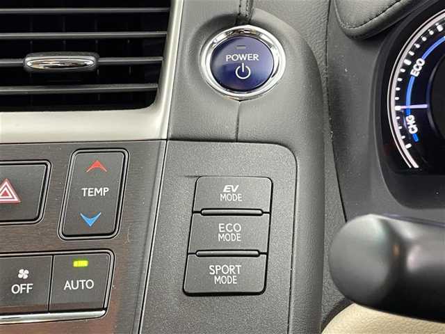 レクサス ＨＳ 250h 熊本県 2017(平29)年 3万km ディープブルーマイカ 純正ナビ　バックカメラ　ベージュ半革レザー　ビルトインＥＴＣ　シートヒーター　クルーズコントロール　ドライブレコーダー　純正アルミホイール　ＬＥＤライト　オートライト　Ｂｌｕｅｔｏｏｔｈ　地デジＴＶ