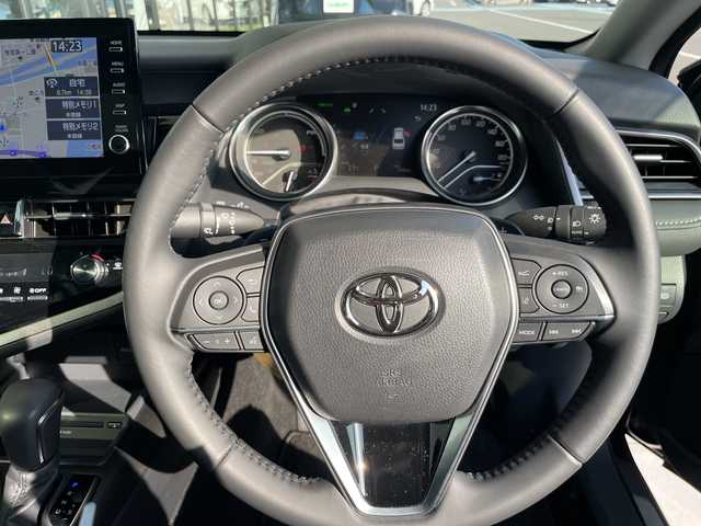 トヨタ カムリ WSレザーパッケージ 愛知県 2023(令5)年 0.7万km アティチュードブラックマイカ トヨタセーフティセンス/純正9型ナビ/全方位カメラ/サンルーフ/レーダークルーズコントロール/シートヒーター/フルセグ/Bluetooth/パワーシート/コーナーセンサー/純正アルミホイール/ブラインドスポットモニター/パドルシフト/インテリジェントミラー/レーンキープアシスト/オートマチックハイビーム/ドライブレコーダー/衝突軽減システム/ETC/スマートキー/プッシュスタート