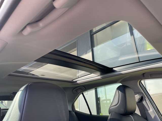 トヨタ カムリ WSレザーパッケージ 愛知県 2023(令5)年 0.7万km アティチュードブラックマイカ トヨタセーフティセンス/純正9型ナビ/全方位カメラ/サンルーフ/レーダークルーズコントロール/シートヒーター/フルセグ/Bluetooth/パワーシート/コーナーセンサー/純正アルミホイール/ブラインドスポットモニター/パドルシフト/インテリジェントミラー/レーンキープアシスト/オートマチックハイビーム/ドライブレコーダー/衝突軽減システム/ETC/スマートキー/プッシュスタート