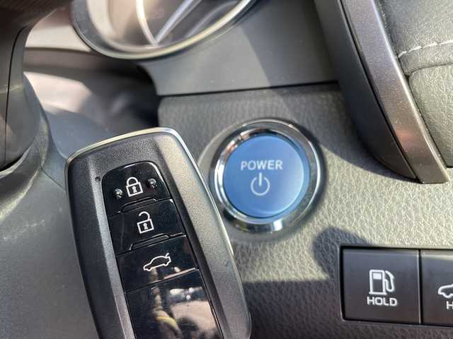 トヨタ カムリ WSレザーパッケージ 愛知県 2023(令5)年 0.7万km アティチュードブラックマイカ トヨタセーフティセンス/純正9型ナビ/全方位カメラ/サンルーフ/レーダークルーズコントロール/シートヒーター/フルセグ/Bluetooth/パワーシート/コーナーセンサー/純正アルミホイール/ブラインドスポットモニター/パドルシフト/インテリジェントミラー/レーンキープアシスト/オートマチックハイビーム/ドライブレコーダー/衝突軽減システム/ETC/スマートキー/プッシュスタート
