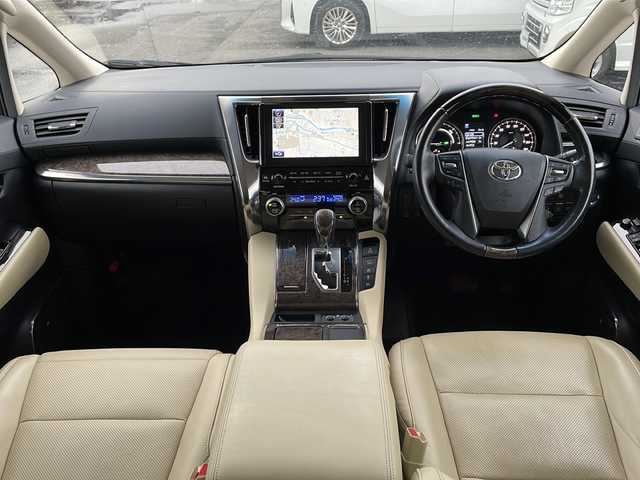 トヨタ アルファードハイブリット エグゼクティブ ラウンジ 道北・旭川 2019(令1)年 5.7万km ホワイトパールクリスタルシャイン /4WD//禁煙車//JBLサウンド//純正SDナビ//CD/DVD/BD/SD/MSV/BT/AUX/USB/フルセグ//パノラミックビューモニター//12.1型リアエンターテイメントシステム//ベージュ革シート//運転席メモリシート//パワーシート//１・2列目シートヒーター//１・2列目エアシート//両側パワースライドドア//パワーバックドア//トヨタセーフティセンス//PCS/ACC/LTA/BSM/RCTA/PKSB/RSA//クリアランスソナー//デジタルインナーミラー//１５００Wコンセント//ステアリングヒーター//純正ドライブレコーダー//ビルトインETC2.0//オートハイビーム//オートライト//3眼LEDヘッドライト//フォグライト//オートリトラミラー//オートワイパー//サンシェード//純正フロアマット//ドアバイザー