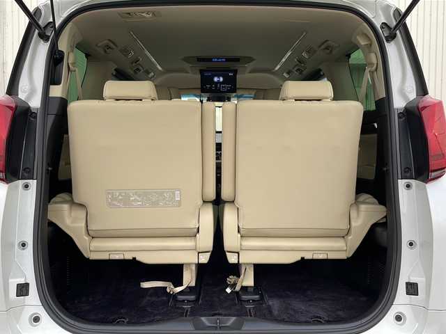 トヨタ アルファードハイブリット エグゼクティブ ラウンジ 道北・旭川 2019(令1)年 5.7万km ホワイトパールクリスタルシャイン /4WD//禁煙車//JBLサウンド//純正SDナビ//CD/DVD/BD/SD/MSV/BT/AUX/USB/フルセグ//パノラミックビューモニター//12.1型リアエンターテイメントシステム//ベージュ革シート//運転席メモリシート//パワーシート//１・2列目シートヒーター//１・2列目エアシート//両側パワースライドドア//パワーバックドア//トヨタセーフティセンス//PCS/ACC/LTA/BSM/RCTA/PKSB/RSA//クリアランスソナー//デジタルインナーミラー//１５００Wコンセント//ステアリングヒーター//純正ドライブレコーダー//ビルトインETC2.0//オートハイビーム//オートライト//3眼LEDヘッドライト//フォグライト//オートリトラミラー//オートワイパー//サンシェード//純正フロアマット//ドアバイザー