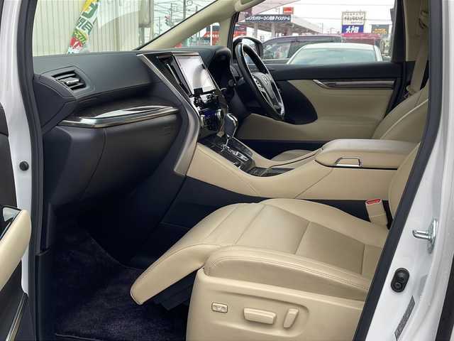 トヨタ アルファードハイブリット エグゼクティブ ラウンジ 道北・旭川 2019(令1)年 5.7万km ホワイトパールクリスタルシャイン /4WD//禁煙車//JBLサウンド//純正SDナビ//CD/DVD/BD/SD/MSV/BT/AUX/USB/フルセグ//パノラミックビューモニター//12.1型リアエンターテイメントシステム//ベージュ革シート//運転席メモリシート//パワーシート//１・2列目シートヒーター//１・2列目エアシート//両側パワースライドドア//パワーバックドア//トヨタセーフティセンス//PCS/ACC/LTA/BSM/RCTA/PKSB/RSA//クリアランスソナー//デジタルインナーミラー//１５００Wコンセント//ステアリングヒーター//純正ドライブレコーダー//ビルトインETC2.0//オートハイビーム//オートライト//3眼LEDヘッドライト//フォグライト//オートリトラミラー//オートワイパー//サンシェード//純正フロアマット//ドアバイザー