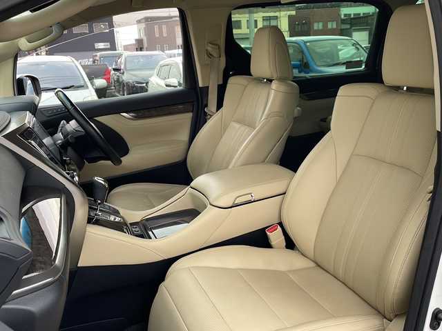 トヨタ アルファードハイブリット エグゼクティブ ラウンジ 道北・旭川 2019(令1)年 5.7万km ホワイトパールクリスタルシャイン /4WD//禁煙車//JBLサウンド//純正SDナビ//CD/DVD/BD/SD/MSV/BT/AUX/USB/フルセグ//パノラミックビューモニター//12.1型リアエンターテイメントシステム//ベージュ革シート//運転席メモリシート//パワーシート//１・2列目シートヒーター//１・2列目エアシート//両側パワースライドドア//パワーバックドア//トヨタセーフティセンス//PCS/ACC/LTA/BSM/RCTA/PKSB/RSA//クリアランスソナー//デジタルインナーミラー//１５００Wコンセント//ステアリングヒーター//純正ドライブレコーダー//ビルトインETC2.0//オートハイビーム//オートライト//3眼LEDヘッドライト//フォグライト//オートリトラミラー//オートワイパー//サンシェード//純正フロアマット//ドアバイザー