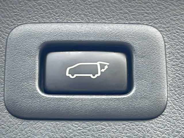 トヨタ アルファードハイブリット エグゼクティブ ラウンジ 道北・旭川 2019(令1)年 5.7万km ホワイトパールクリスタルシャイン /4WD//禁煙車//JBLサウンド//純正SDナビ//CD/DVD/BD/SD/MSV/BT/AUX/USB/フルセグ//パノラミックビューモニター//12.1型リアエンターテイメントシステム//ベージュ革シート//運転席メモリシート//パワーシート//１・2列目シートヒーター//１・2列目エアシート//両側パワースライドドア//パワーバックドア//トヨタセーフティセンス//PCS/ACC/LTA/BSM/RCTA/PKSB/RSA//クリアランスソナー//デジタルインナーミラー//１５００Wコンセント//ステアリングヒーター//純正ドライブレコーダー//ビルトインETC2.0//オートハイビーム//オートライト//3眼LEDヘッドライト//フォグライト//オートリトラミラー//オートワイパー//サンシェード//純正フロアマット//ドアバイザー