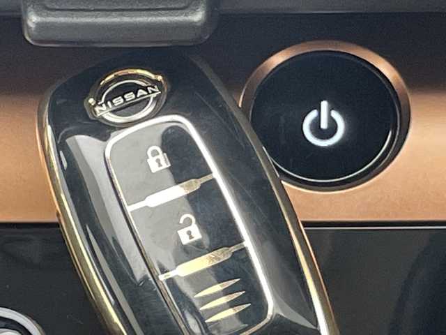 日産 サクラ G 愛知県 2023(令5)年 2.2万km スパークリングレッド/ブラック 純正9型ディスプレイオーディオナビ/全方位カメラ/プロパイロット/レーダークルーズコントロール/シートヒーター/バックカメラ/コーナーセンサー/純正アルミホイール/ETC2.0/インテリジェントミラー/LEDヘッドライト/ステアリングヒーター/レーンキープアシスト/オートマチックハイビーム/ドライブレコーダー/ステアリングスイッチ/スマートキー/プッシュスタート