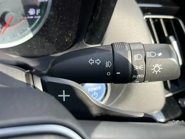 トヨタ クラウン ハイブリッド RS アドバンス 奈良県 2019(令1)年 5.3万km ホワイトパールクリスタルシャイン TRDフルエアロ/純正ナビ/（フルセグ/BT/CD/DVD）/レーダークルーズコントロール/パドルシフト/バックカメラ/ブラインドスポットモニター/前後コーナーセンサー/プリクラッシュセーフティ/レーンキープアシスト/パワーバックドア/ハーフレザー/前席パワーシート/運転席メモリーシート/前席シートヒーター/ステアリングヒーター/3眼LEDヘッドライト/前方ドライブレコーダー/ETC/RAYS19インチAW/取り扱い説明書/スペアキーX1