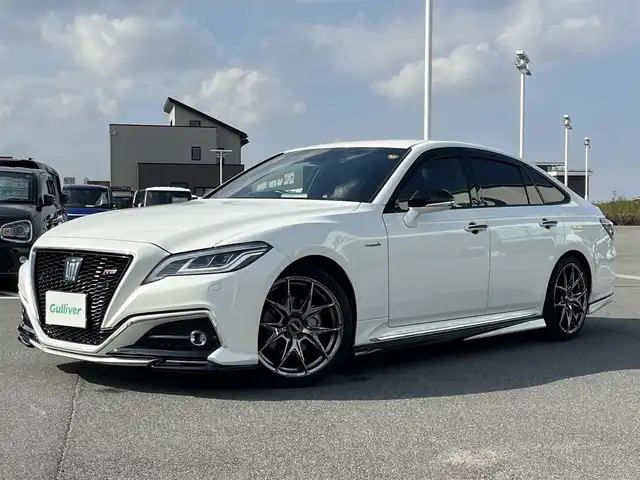 トヨタ クラウン ハイブリッド RS アドバンス 奈良県 2019(令1)年 5.3万km ホワイトパールクリスタルシャイン TRDフルエアロ/純正ナビ/（フルセグ/BT/CD/DVD）/レーダークルーズコントロール/パドルシフト/バックカメラ/ブラインドスポットモニター/前後コーナーセンサー/プリクラッシュセーフティ/レーンキープアシスト/パワーバックドア/ハーフレザー/前席パワーシート/運転席メモリーシート/前席シートヒーター/ステアリングヒーター/3眼LEDヘッドライト/前方ドライブレコーダー/ETC/RAYS19インチAW/取り扱い説明書/スペアキーX1