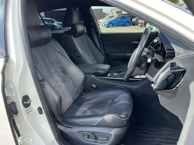 トヨタ クラウン ハイブリッド RS アドバンス 奈良県 2019(令1)年 5.3万km ホワイトパールクリスタルシャイン TRDフルエアロ/純正ナビ/（フルセグ/BT/CD/DVD）/レーダークルーズコントロール/パドルシフト/バックカメラ/ブラインドスポットモニター/前後コーナーセンサー/プリクラッシュセーフティ/レーンキープアシスト/パワーバックドア/ハーフレザー/前席パワーシート/運転席メモリーシート/前席シートヒーター/ステアリングヒーター/3眼LEDヘッドライト/前方ドライブレコーダー/ETC/RAYS19インチAW/取り扱い説明書/スペアキーX1