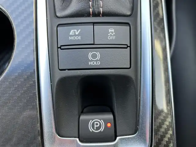 トヨタ クラウン ハイブリッド RS アドバンス 奈良県 2019(令1)年 5.3万km ホワイトパールクリスタルシャイン TRDフルエアロ/純正ナビ/（フルセグ/BT/CD/DVD）/レーダークルーズコントロール/パドルシフト/バックカメラ/ブラインドスポットモニター/前後コーナーセンサー/プリクラッシュセーフティ/レーンキープアシスト/パワーバックドア/ハーフレザー/前席パワーシート/運転席メモリーシート/前席シートヒーター/ステアリングヒーター/3眼LEDヘッドライト/前方ドライブレコーダー/ETC/RAYS19インチAW/取り扱い説明書/スペアキーX1