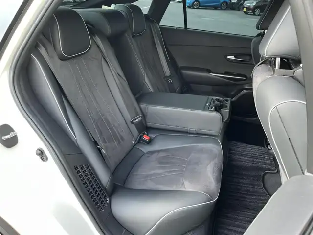 トヨタ クラウン ハイブリッド RS アドバンス 奈良県 2019(令1)年 5.3万km ホワイトパールクリスタルシャイン TRDフルエアロ/純正ナビ/（フルセグ/BT/CD/DVD）/レーダークルーズコントロール/パドルシフト/バックカメラ/ブラインドスポットモニター/前後コーナーセンサー/プリクラッシュセーフティ/レーンキープアシスト/パワーバックドア/ハーフレザー/前席パワーシート/運転席メモリーシート/前席シートヒーター/ステアリングヒーター/3眼LEDヘッドライト/前方ドライブレコーダー/ETC/RAYS19インチAW/取り扱い説明書/スペアキーX1