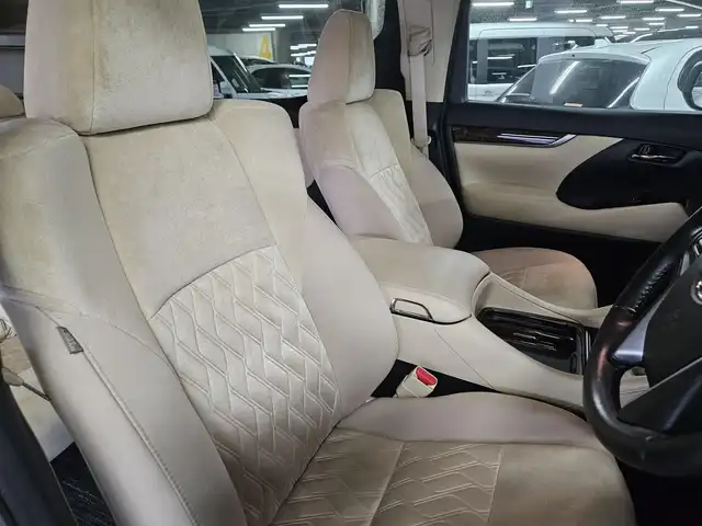 トヨタ ヴェルファイア ハイブリット X 福岡県 2018(平30)年 7.8万km ホワイトパールクリスタルシャイン 4WD/純正10型ナビ/フルセグTV/両側パワースライドドア/バックカメラ/ビルトインETC2.0/デジタルインナーミラー/ドライブレコーダー/レーダークルーズコントロール/クリアランスソナー/セーフティセンス/・衝突被害軽減ブレーキ/・車線逸脱防止支援システム/・交通標識認識システム/・オートマチックハイビーム/2眼LEDヘッドランプ/デュアルオートエアコン/革巻きステアリング/ベージュファブリックシート/2列目チップアップシート/純正16インチAWスタッドレス/スマートキー/プッシュエンジンスタート/禁煙車