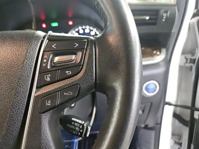 トヨタ ヴェルファイア ハイブリット X 福岡県 2018(平30)年 7.8万km ホワイトパールクリスタルシャイン 4WD/純正10型ナビ/フルセグTV/両側パワースライドドア/バックカメラ/ビルトインETC2.0/デジタルインナーミラー/ドライブレコーダー/レーダークルーズコントロール/クリアランスソナー/セーフティセンス/・衝突被害軽減ブレーキ/・車線逸脱防止支援システム/・交通標識認識システム/・オートマチックハイビーム/2眼LEDヘッドランプ/デュアルオートエアコン/革巻きステアリング/ベージュファブリックシート/2列目チップアップシート/純正16インチAWスタッドレス/スマートキー/プッシュエンジンスタート/禁煙車