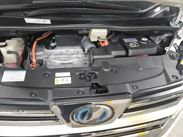トヨタ ヴェルファイア ハイブリット X 福岡県 2018(平30)年 7.8万km ホワイトパールクリスタルシャイン 4WD/純正10型ナビ/フルセグTV/両側パワースライドドア/バックカメラ/ビルトインETC2.0/デジタルインナーミラー/ドライブレコーダー/レーダークルーズコントロール/クリアランスソナー/セーフティセンス/・衝突被害軽減ブレーキ/・車線逸脱防止支援システム/・交通標識認識システム/・オートマチックハイビーム/2眼LEDヘッドランプ/デュアルオートエアコン/革巻きステアリング/ベージュファブリックシート/2列目チップアップシート/純正16インチAWスタッドレス/スマートキー/プッシュエンジンスタート/禁煙車