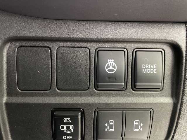 日産 セレナ e－パワー ハイウェイスター V 埼玉県 2021(令3)年 4.8万km ブリリアントホワイトパール 2トーン フリップダウンモニター/全方位カメラ/両側電動スライドドア　/純正ナビ　/プロパイロット　/ブラインドスポットモニター　/パーキングアシスト　/標識認識アシスト　/ビルトインＥＴＣ　/ハンドルヒーター　/前席シートヒーター/ロールサンシェード/ＬＥＤヘッドライト　/フォグランプ/純正フロアマット/純正アルミホイール