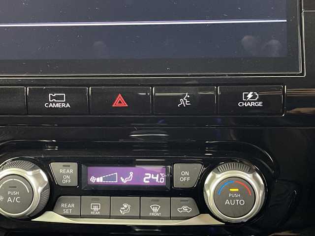 日産 セレナ e－パワー ハイウェイスター V 埼玉県 2021(令3)年 4.8万km ブリリアントホワイトパール 2トーン フリップダウンモニター/全方位カメラ/両側電動スライドドア　/純正ナビ　/プロパイロット　/ブラインドスポットモニター　/パーキングアシスト　/標識認識アシスト　/ビルトインＥＴＣ　/ハンドルヒーター　/前席シートヒーター/ロールサンシェード/ＬＥＤヘッドライト　/フォグランプ/純正フロアマット/純正アルミホイール