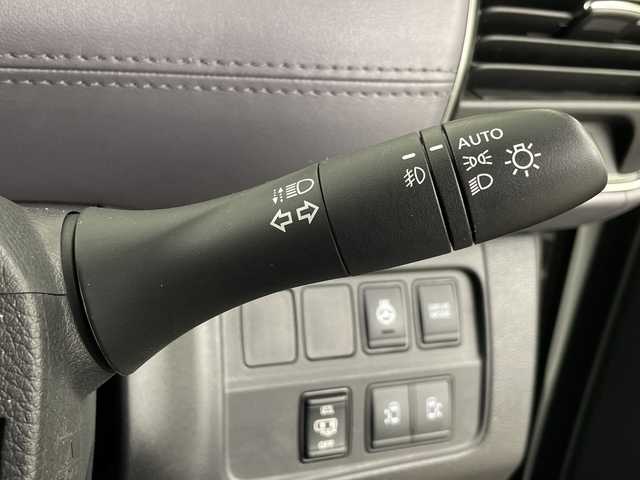 日産 セレナ e－パワー ハイウェイスター V 埼玉県 2021(令3)年 4.8万km ブリリアントホワイトパール 2トーン フリップダウンモニター/全方位カメラ/両側電動スライドドア　/純正ナビ　/プロパイロット　/ブラインドスポットモニター　/パーキングアシスト　/標識認識アシスト　/ビルトインＥＴＣ　/ハンドルヒーター　/前席シートヒーター/ロールサンシェード/ＬＥＤヘッドライト　/フォグランプ/純正フロアマット/純正アルミホイール