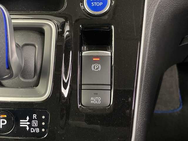 日産 セレナ e－パワー ハイウェイスター V 埼玉県 2021(令3)年 4.8万km ブリリアントホワイトパール 2トーン フリップダウンモニター/全方位カメラ/両側電動スライドドア　/純正ナビ　/プロパイロット　/ブラインドスポットモニター　/パーキングアシスト　/標識認識アシスト　/ビルトインＥＴＣ　/ハンドルヒーター　/前席シートヒーター/ロールサンシェード/ＬＥＤヘッドライト　/フォグランプ/純正フロアマット/純正アルミホイール