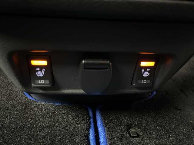 日産 セレナ e－パワー ハイウェイスター V 埼玉県 2021(令3)年 4.8万km ブリリアントホワイトパール 2トーン フリップダウンモニター/全方位カメラ/両側電動スライドドア　/純正ナビ　/プロパイロット　/ブラインドスポットモニター　/パーキングアシスト　/標識認識アシスト　/ビルトインＥＴＣ　/ハンドルヒーター　/前席シートヒーター/ロールサンシェード/ＬＥＤヘッドライト　/フォグランプ/純正フロアマット/純正アルミホイール