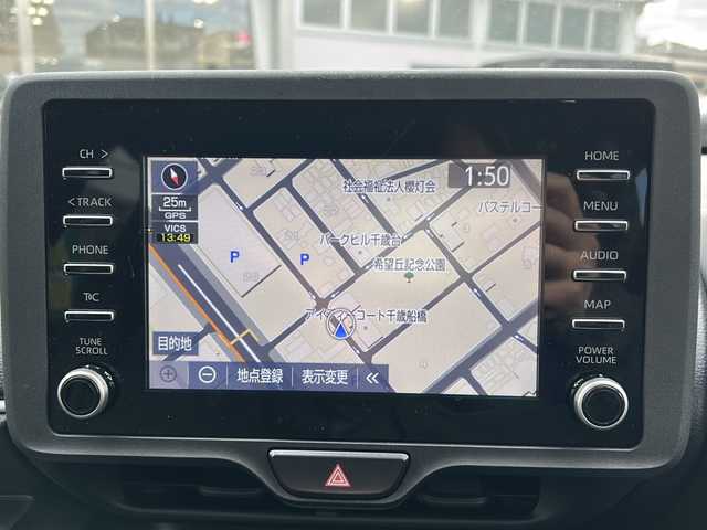 トヨタ ヤリス X 東京都 2022(令4)年 0.4万km プラチナホワイトパールマイカ ワンオーナー/新車時保証書/取扱説明書　ナビ説明書/純正ディスプレイオーディオ/T-Connectナビキット/バックカメラ　ETC/ドライブレコーダー【前後】/プリクラッシュセーフティー/レーンキープアシスト/ブラインドスポット/コーナーセンサー/オートライト/プラズマクラスター搭載LEDルームランプ/リモートスタート/スマートキー×２