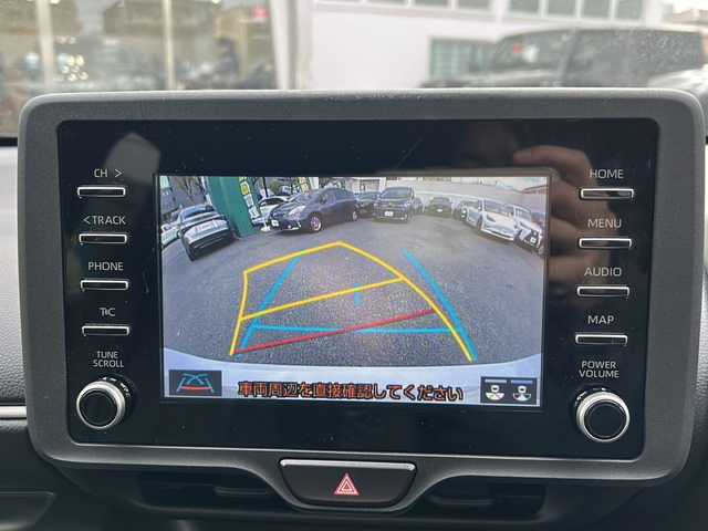 トヨタ ヤリス X 東京都 2022(令4)年 0.4万km プラチナホワイトパールマイカ ワンオーナー/新車時保証書/取扱説明書　ナビ説明書/純正ディスプレイオーディオ/T-Connectナビキット/バックカメラ　ETC/ドライブレコーダー【前後】/プリクラッシュセーフティー/レーンキープアシスト/ブラインドスポット/コーナーセンサー/オートライト/プラズマクラスター搭載LEDルームランプ/リモートスタート/スマートキー×２