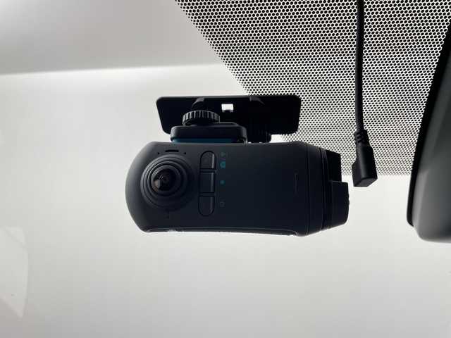 トヨタ ヴォクシー ハイブリッド ZS 煌Ⅲ 埼玉県 2021(令3)年 2.6万km ホワイトパールクリスタルシャイン フリップダウンモニター　/純正ナビ　/ビルトインＥＴＣ２．０　/両側パワースライドドア　/デジタルインナーミラー　/バックカメラ/シートヒーター/クルーズコントロール/レーンキープアシスト　/衝突軽減ブレーキ　/横滑り防止措置　/ドライブレコーダー/純正ホイール/LEDヘッドライト/フォグランプ/ロールサンシェード