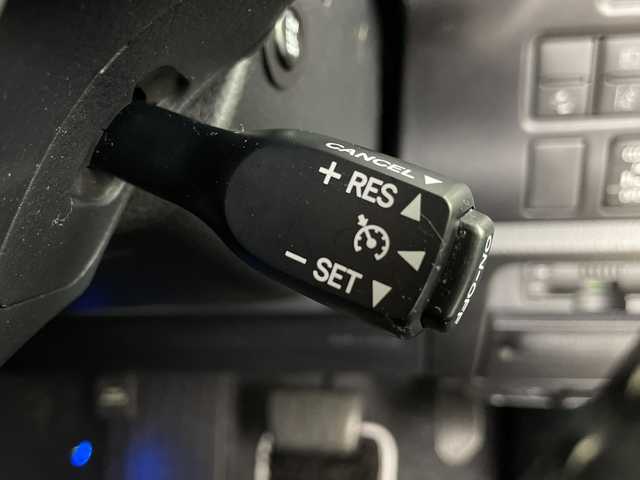 トヨタ ヴォクシー ハイブリッド ZS 煌Ⅲ 埼玉県 2021(令3)年 2.6万km ホワイトパールクリスタルシャイン フリップダウンモニター　/純正ナビ　/ビルトインＥＴＣ２．０　/両側パワースライドドア　/デジタルインナーミラー　/バックカメラ/シートヒーター/クルーズコントロール/レーンキープアシスト　/衝突軽減ブレーキ　/横滑り防止措置　/ドライブレコーダー/純正ホイール/LEDヘッドライト/フォグランプ/ロールサンシェード