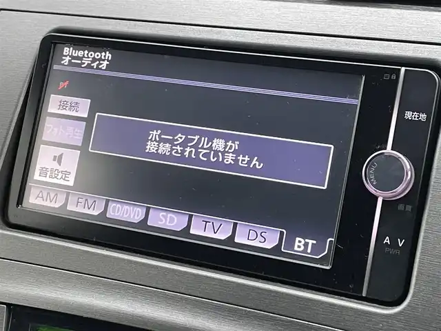 トヨタ プリウス G 滋賀県 2014(平26)年 5.4万km ホワイトパールクリスタルシャイン ワンオーナー/純正ナビ/・Bluetooth/・フルセグ/・CD/DVD/バックカメラ/ETC/革巻きステアリング/ステアリングリモコン/クルーズコントロール/運転席パワーシート/ハーフレザー/電動格納ミラー/HIDオートライト/フォグライト/プッシュスタート/スマートキー