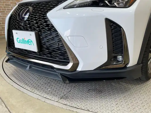 レクサス ＵＸ 250h Fスポーツ 岩手県 2019(令1)年 3.1万km ホワイトノーヴァガラスフレーク ワンオーナー/４WD/ムーンルーフ/TRDエアロ/パノラミックビューモニター/三眼フルLEDヘッドランプ/Fスポーツ専用フロアレッドカラー本革シート/ハンズフリーパワーバックドア/カラーヘッドアップディスプレイ/レクサスセーフティシステム＋/プリクラッシュセーフティ/レーダークルーズコントロール/レーントレーシングアシスト/アダプティブハイビームシステム/ロードサインアシスト/クリアランスソナー/パーキングサポートブレーキ/ブラインドスポットモニター/NAVI・AI-AVS/パワーシート/シートヒーター/シートベンチレーション/ステアリングヒーター/パドルシフト/10.3インチナビゲーション/（CD/DVD/Blu-rayDisc/フルセグ/AUX/USB/Bluetooth/ミラキャスト）/ETC2.0/ドライブレコーダー/純正18インチアルミホイール