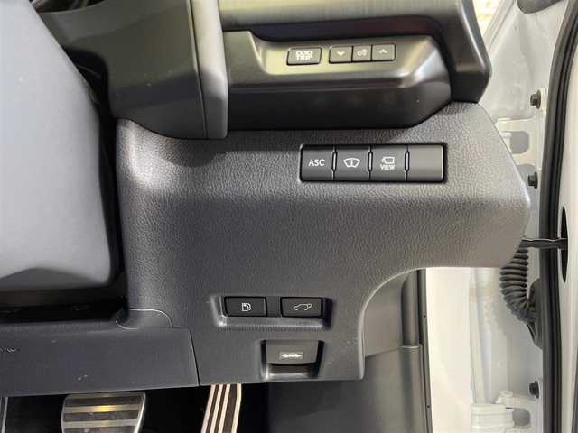 レクサス ＵＸ 250h バージョンL 岩手県 2019(令1)年 3.1万km ホワイトノーヴァガラスフレーク ワンオーナー/４WD/ムーンルーフ/TRDエアロ/パノラミックビューモニター/三眼フルLEDヘッドランプ/Fスポーツ専用フロアレッドカラー本革シート/ハンズフリーパワーバックドア/カラーヘッドアップディスプレイ/レクサスセーフティシステム＋/プリクラッシュセーフティ/レーダークルーズコントロール/レーントレーシングアシスト/アダプティブハイビームシステム/ロードサインアシスト/クリアランスソナー/パーキングサポートブレーキ/ブラインドスポットモニター/NAVI・AI-AVS/パワーシート/シートヒーター/シートベンチレーション/ステアリングヒーター/パドルシフト/10.3インチナビゲーション/（CD/DVD/Blu-rayDisc/フルセグ/AUX/USB/Bluetooth/ミラキャスト）/ETC2.0/ドライブレコーダー/純正18インチアルミホイール