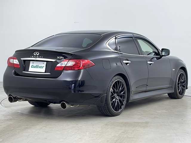 日産 フーガ 370GT FOUR Aパッケージ 道央・札幌 2013(平25)年 6.8万km ガーネットブラック ・４ＷＤ/・純正メーカーナビ＆ＣＤ＆ＢＴ＆フルセグ＆ＭｕｓｉｃＢｏｘ/・ステアリングスィッチ/・クルコン/・寒冷地/・ドアミラーヒーター/・社外レーダー/・ＴＶキャンセラー/・ビルトインＥＴＣ/・スマートキー/・Ｄ／Ｎパワーシート/・ハーフレザーシート/・ＨＩＤヘッドライト/・フォグ/・ＲＡＹＳ２０インチ/・社外ダウンサス/・社外ＡＷ付冬タイヤ積載/・スペアキー