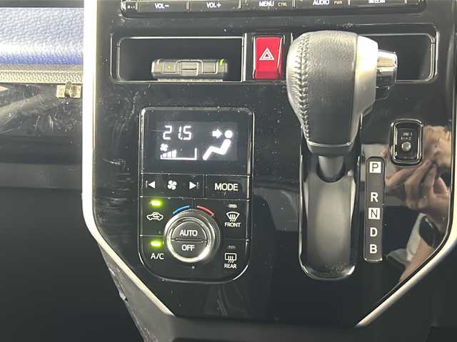 トヨタ タンク カスタムG－T 愛知県 2017(平29)年 4.2万km ブラックマイカ/マゼンダベリーメタリック 純正9インチディーラーナビ/・全方位カメラ/・フルセグTV/・Bluetooth/純正ドライブレコーダー/ビルトインETC2.0/前席シートヒーター/クルーズコントロール/両側パワースライドドア/LEDヘッドライト/スマートキー/プッシュスタート/衝突軽減ブレーキ/レーンキープアシスト/クリアランスソナー/純正フロアマット/アイドリングストップ