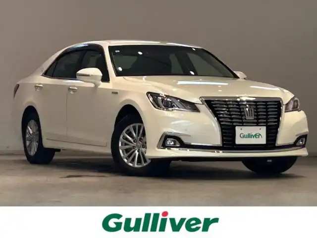 トヨタ クラウン ハイブリッド ロイヤルサルーン Four 宮城県 2015(平27)年 2.7万km ホワイトパールクリスタルシャイン Toyota Safety Sense P/・衝突回避支援型プリクラッシュセーフティ/・レーンキープアシスト/・レーダークルーズコントロール/・オートマチックハイビーム/・レーンディパーチャーアラート/４WD/純正SDナビ/バックカメラ/フルセグテレビ/Bluetooth/DVD/Blu-ray再生可能/前後ドライブレコーダー/パワーシート/シートヒーター/ハンドルヒーター/アイドリングストップ/ドアバイザー/プッシュスタート/純正ビルドインETC/ウィンカーミラー/純正LEDヘッドライト