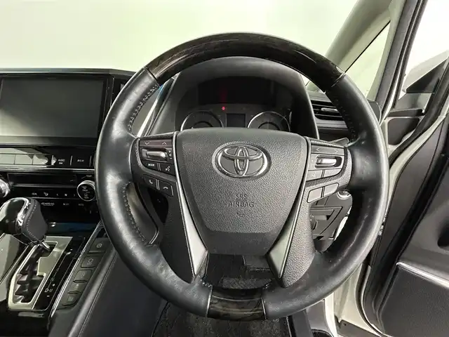 トヨタ ヴェルファイア Z Gエディション 道央・札幌 2016(平28)年 5.6万km ホワイトパールクリスタルシャイン ・ワンオーナー/・４WD/・純正10インチナビ/　CD/DVD/SD/BT/フルセグ/・純正フリップダウンモニター/・バックカメラ/・ビルトインETC/・100V電源/・プリクラッシュセーフティ/・レーダークルーズコントロール/・nanoe/・アイドリングストップ/・ハーフレザーシート/・パワーシート/・両側パワースライドドア/・パワーバックドア/・ステアリングヒーター/・LEDヘッドライト/・フォグライト/・オートライト/・プッシュスタート/・スマートキー/・純正フロアマット/・ドアバイザー