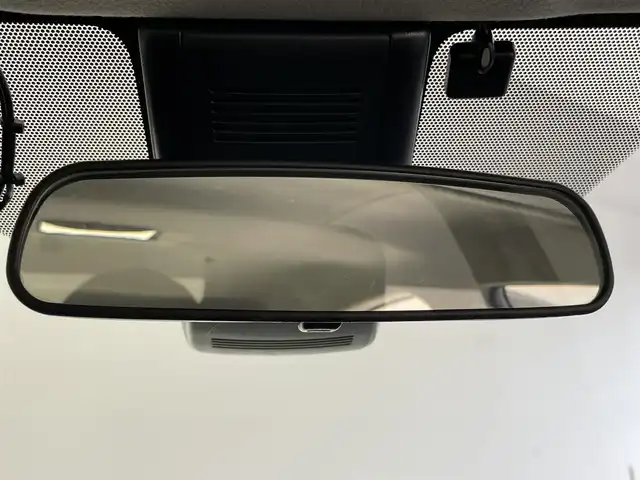 トヨタ アクア L 愛知県 2020(令2)年 3.3万km シルバーM 純正メモリナビ　ワンセグＴＶ　Ｂｌｕｅｔｏｏｔｈ　ＥＴＣ　トヨタセーフティセンス　衝突被害軽減装置　車線逸脱警報　オートハイビーム　踏み間違い防止　コーナーセンサー　電格ミラー　フロアマット　禁煙車