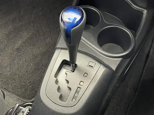 トヨタ アクア L 愛知県 2020(令2)年 3.3万km シルバーM 純正メモリナビ　ワンセグＴＶ　Ｂｌｕｅｔｏｏｔｈ　ＥＴＣ　トヨタセーフティセンス　衝突被害軽減装置　車線逸脱警報　オートハイビーム　踏み間違い防止　コーナーセンサー　電格ミラー　フロアマット　禁煙車