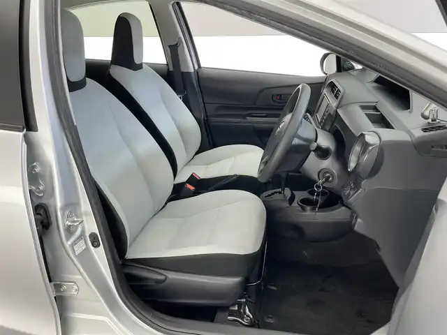 トヨタ アクア L 愛知県 2020(令2)年 3.3万km シルバーM 純正メモリナビ　ワンセグＴＶ　Ｂｌｕｅｔｏｏｔｈ　ＥＴＣ　トヨタセーフティセンス　衝突被害軽減装置　車線逸脱警報　オートハイビーム　踏み間違い防止　コーナーセンサー　電格ミラー　フロアマット　禁煙車