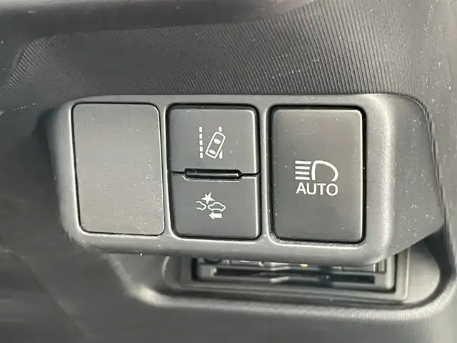 トヨタ アクア L 愛知県 2020(令2)年 3.3万km シルバーM 純正メモリナビ　ワンセグＴＶ　Ｂｌｕｅｔｏｏｔｈ　ＥＴＣ　トヨタセーフティセンス　衝突被害軽減装置　車線逸脱警報　オートハイビーム　踏み間違い防止　コーナーセンサー　電格ミラー　フロアマット　禁煙車