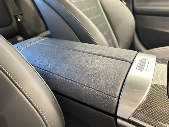 メルセデス・ベンツ Ｍ・ベンツ Ｃ２２０ｄ アバンギャルド　AMGライン 福岡県 2022(令4)年 1.4万km パール 純正ナビ　/３６０°カメラ　/フルセグ　/ＨＵＤ　/ＡＣＣ　/ＢＳＭ　/レーンキープ　/ＬＥＤデジタルライト　/ハーフレザー　/シートヒーター　/パワーシート　/パワートランク　/アンビエントライト　/リアアクスルステアリング