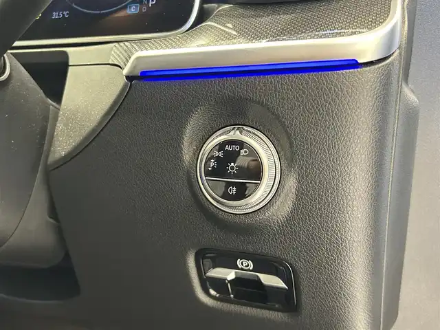 メルセデス・ベンツ Ｍ・ベンツ Ｃ２２０ｄ アバンギャルド　AMGライン 福岡県 2022(令4)年 1.4万km パール 純正ナビ　/３６０°カメラ　/フルセグ　/ＨＵＤ　/ＡＣＣ　/ＢＳＭ　/レーンキープ　/ＬＥＤデジタルライト　/ハーフレザー　/シートヒーター　/パワーシート　/パワートランク　/アンビエントライト　/リアアクスルステアリング