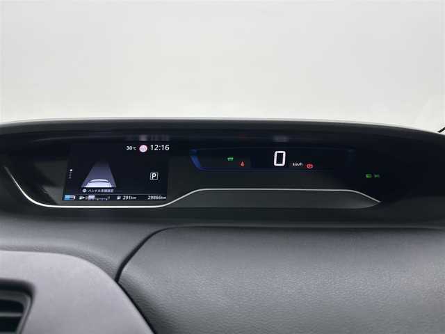 日産 セレナ e－パワー ハイウェイスター 大阪府 2021(令3)年 3万km ブリリアントホワイトパール ProPILOT 純正ナビ(フルセグ/DVD再生/Bluetooth) 360カメラ 後席モニター ETC 両側パワースライドドア 衝突軽減 レーダークルコン クリアランスソナー BSM ドラレコ