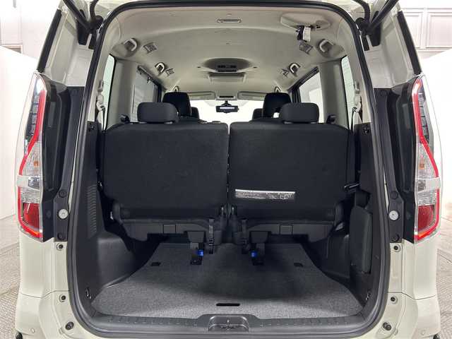 日産 セレナ e－パワー ハイウェイスター 大阪府 2021(令3)年 3万km ブリリアントホワイトパール ProPILOT 純正ナビ(フルセグ/DVD再生/Bluetooth) 360カメラ 後席モニター ETC 両側パワースライドドア 衝突軽減 レーダークルコン クリアランスソナー BSM ドラレコ