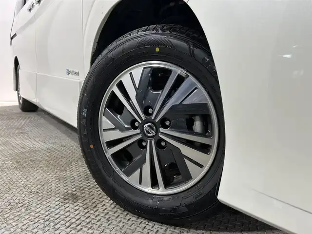 日産 セレナ e－パワー ハイウェイスター 大阪府 2021(令3)年 3万km ブリリアントホワイトパール ProPILOT 純正ナビ(フルセグ/DVD再生/Bluetooth) 360カメラ 後席モニター ETC 両側パワースライドドア 衝突軽減 レーダークルコン クリアランスソナー BSM ドラレコ