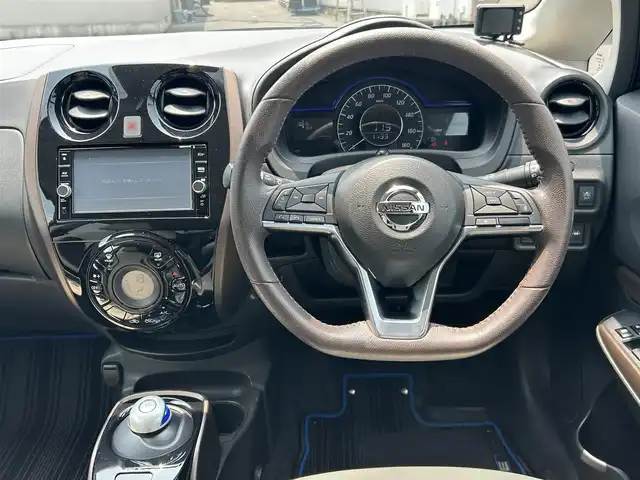日産 ノート e－パワー メダリスト 福島県 2018(平30)年 1.4万km スーパーブラック 純正ナビゲーション/型番：MM317D-W/【DVD/SD/BT/TV】/アラウンドビューモニター/ドライブレコーダー/ETC/インテリジェントルームミラー/レーダークルーズコントロール/車線逸脱防止支援システム/アイドリングストップ/LEDオートライト/純正フロアマット